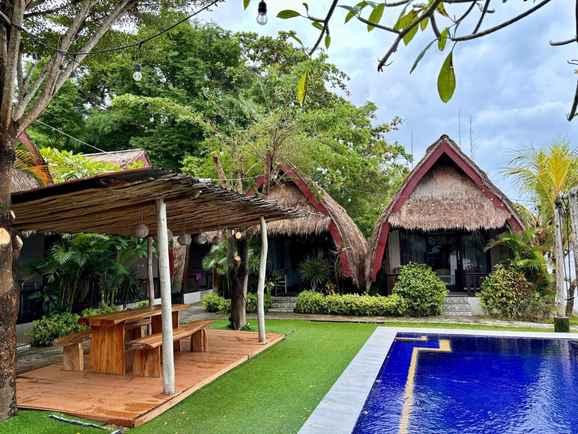 Krisna Bungalows And Restaurant Sekotong Exterior photo